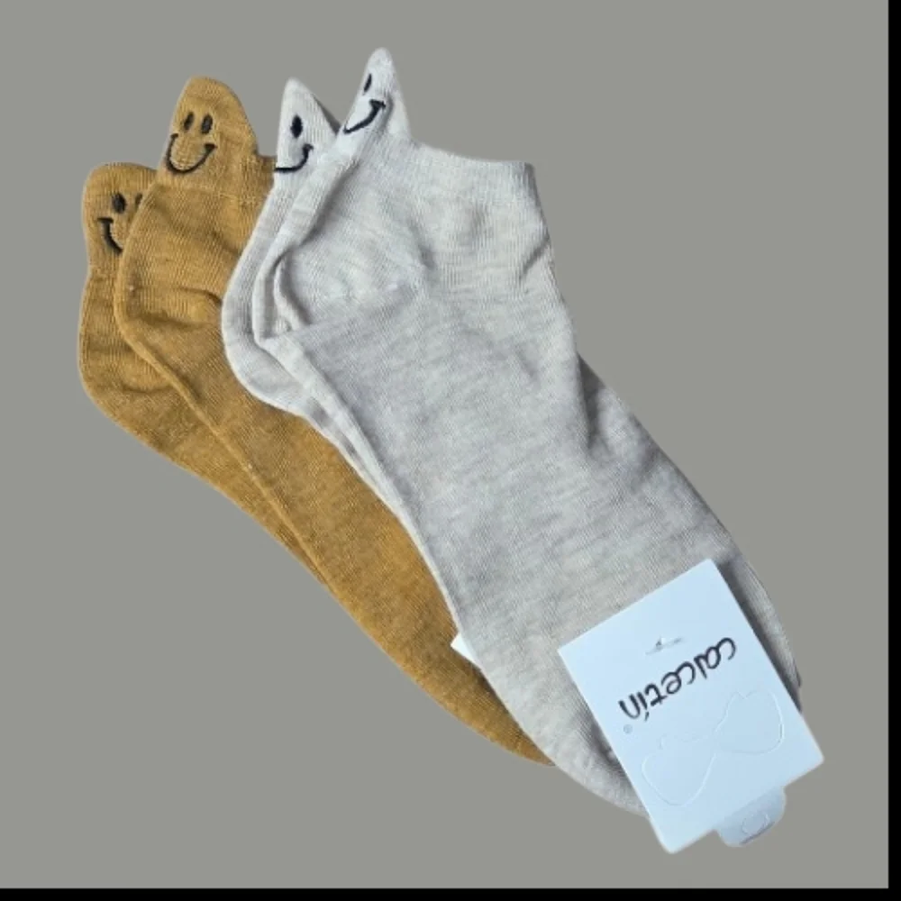 Calectin Smiley Face Ankle Socks 2-Pack – Neutral Mustard Beige – NWT